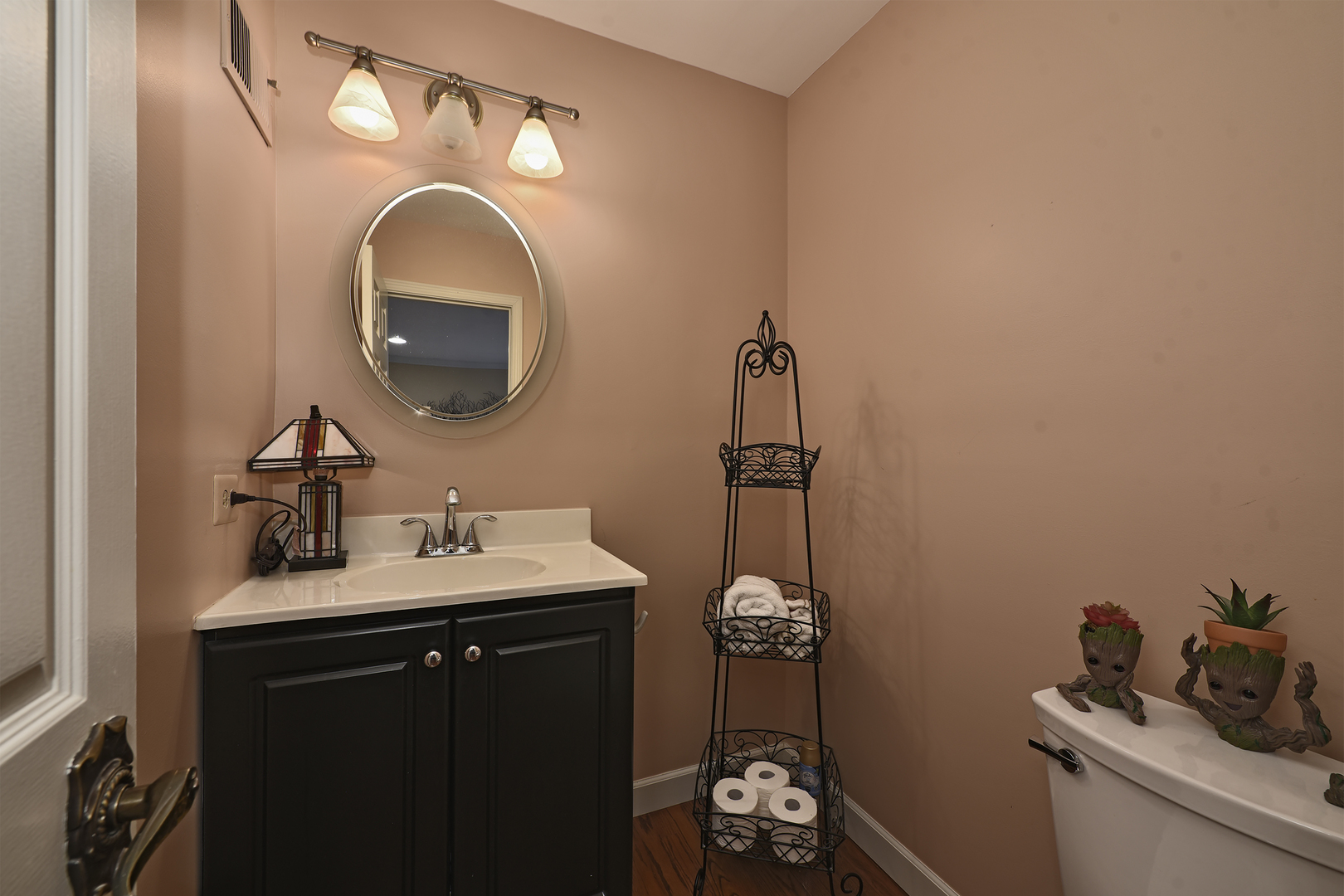 463 Woodview Road Property Photo 11