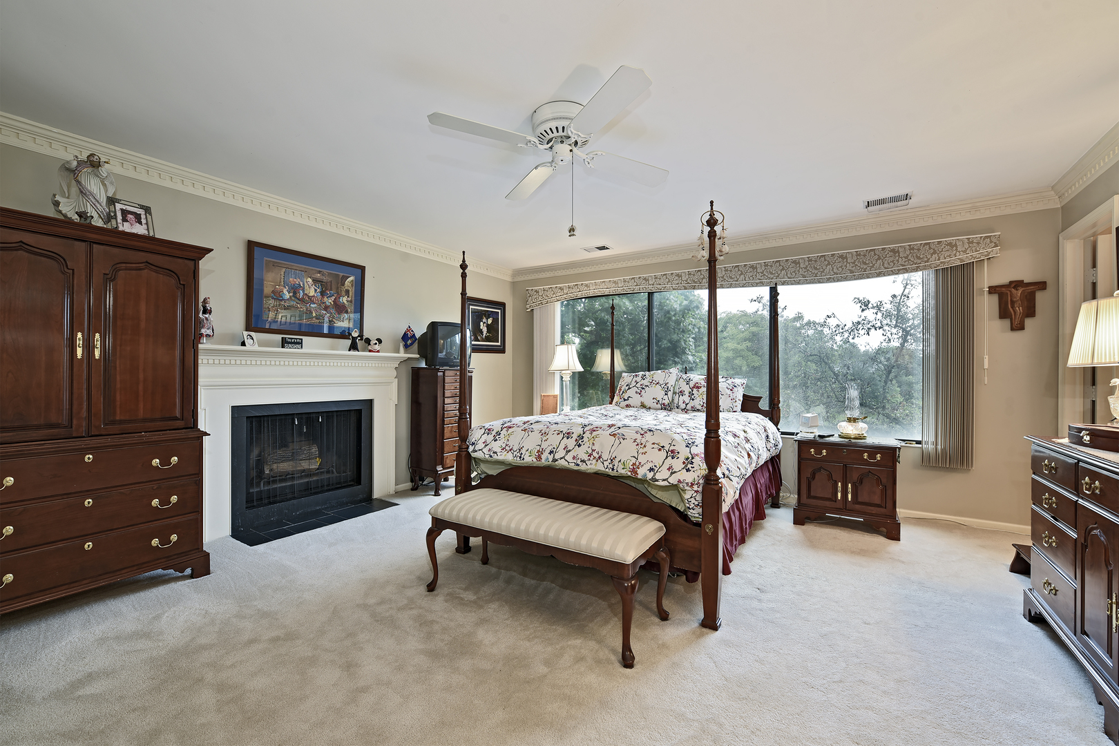 463 Woodview Road Property Photo 13