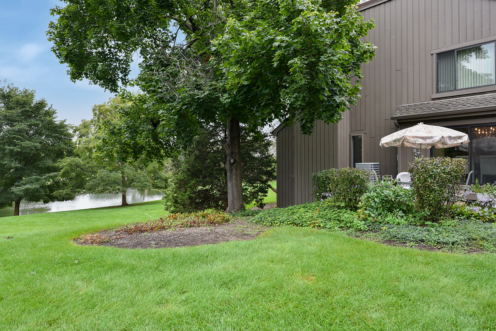 463 Woodview Road Property Photo 24