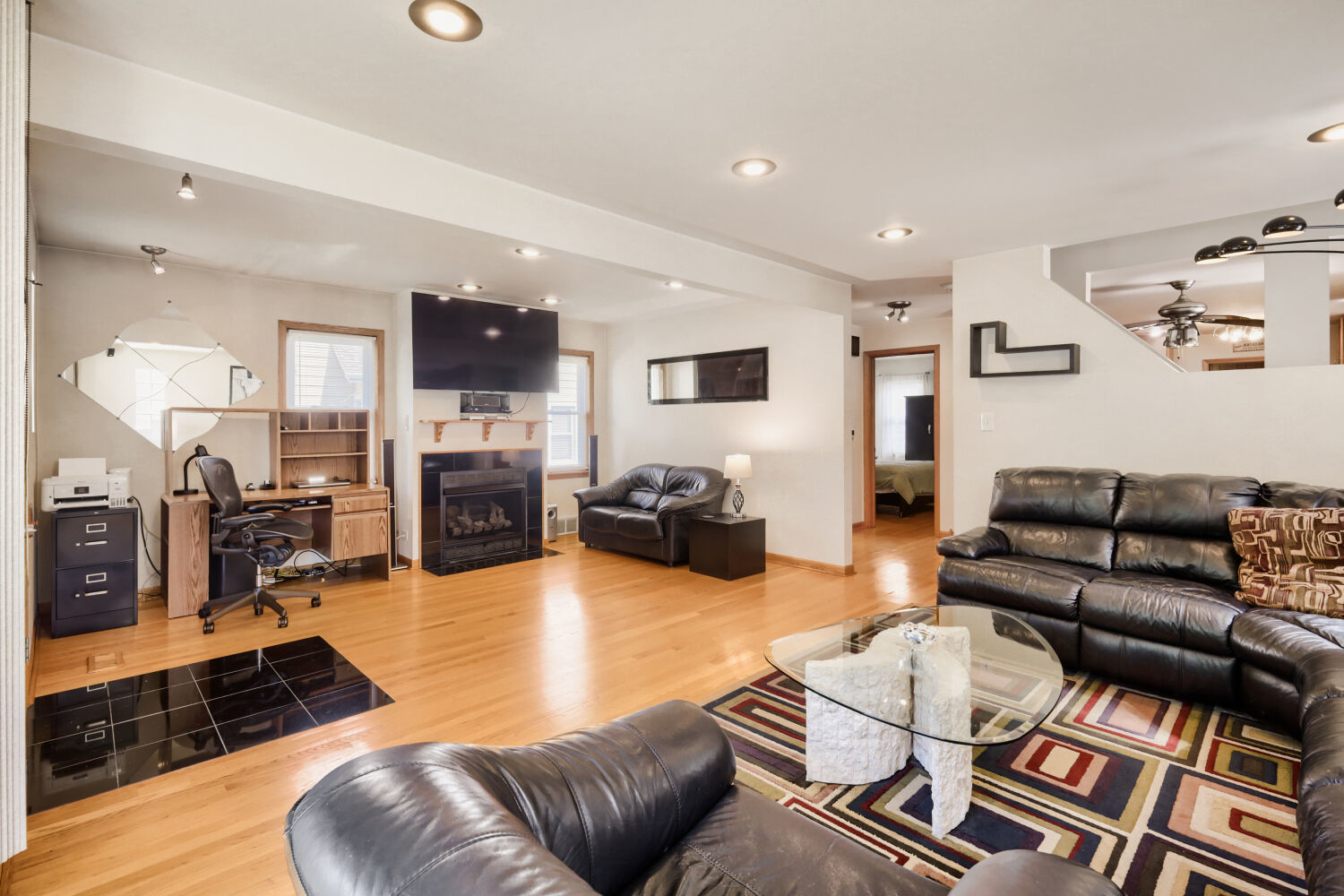 5323 N Natoma Avenue Property Photo 5
