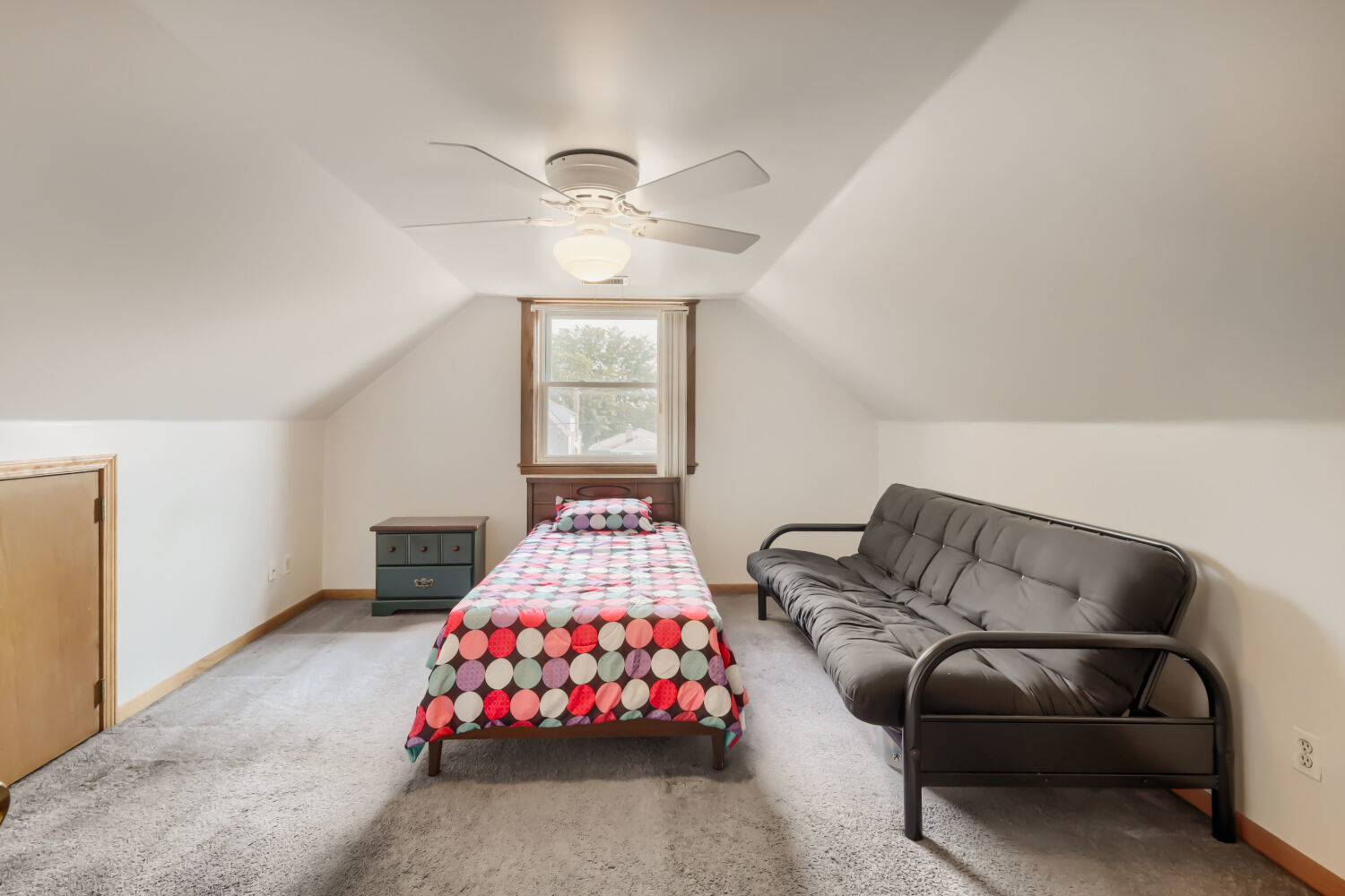 5323 N Natoma Avenue Property Photo 16