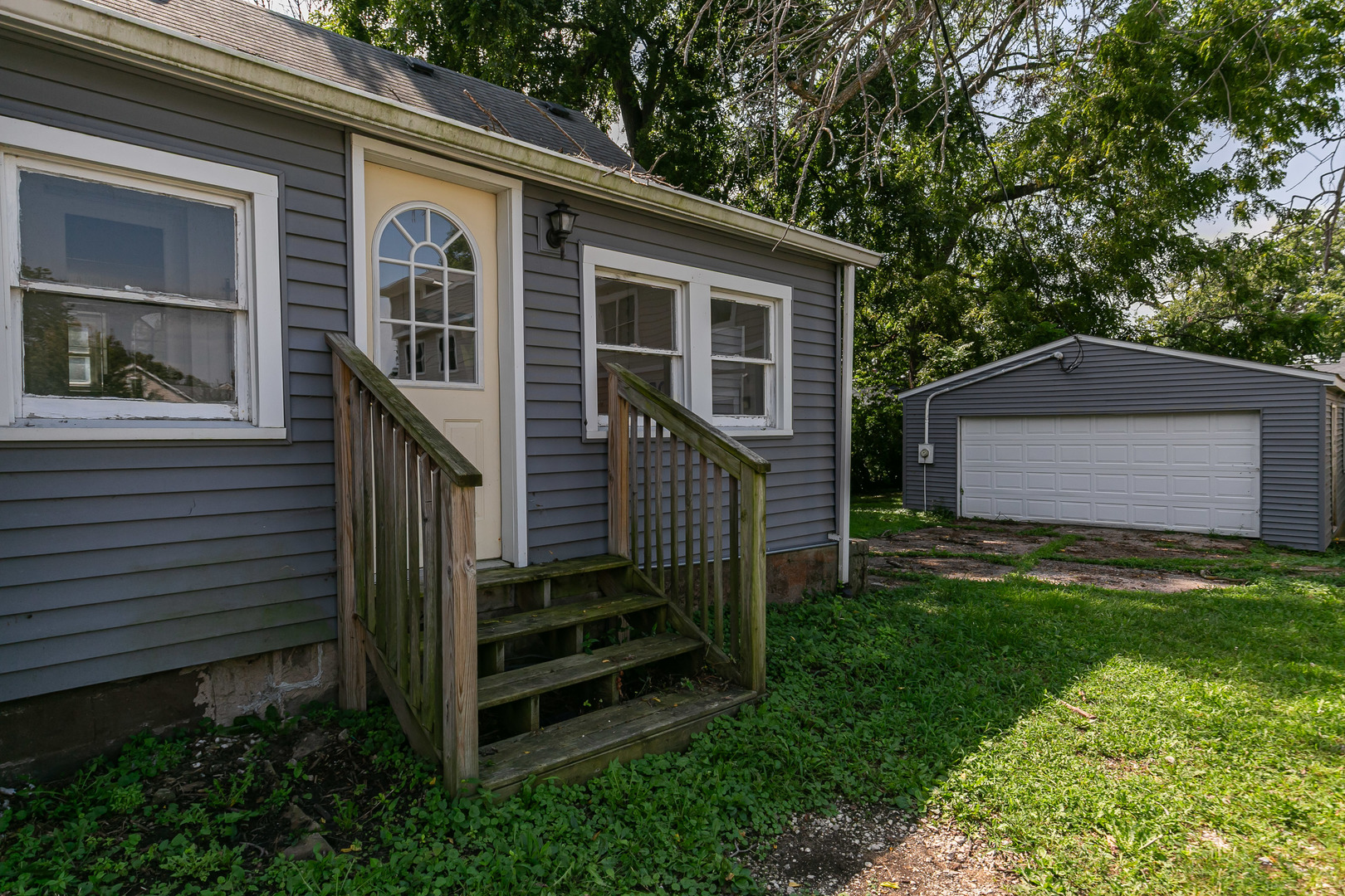 709 N High Street Property Photo 2