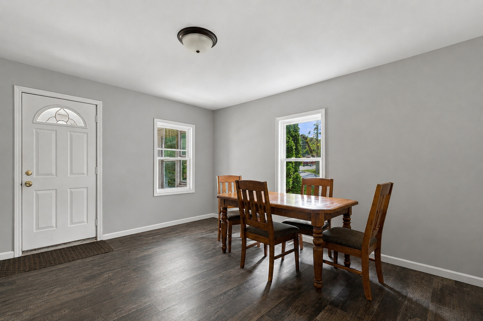 709 N High Street Property Photo 3