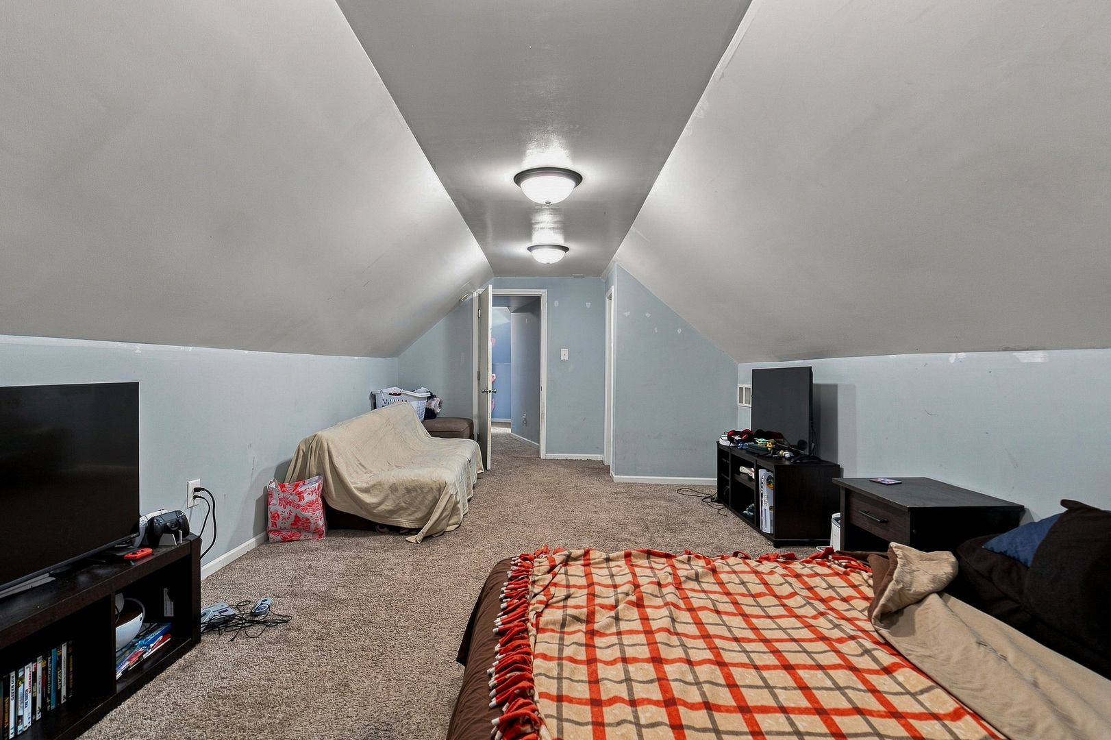 709 N High Street Property Photo 11