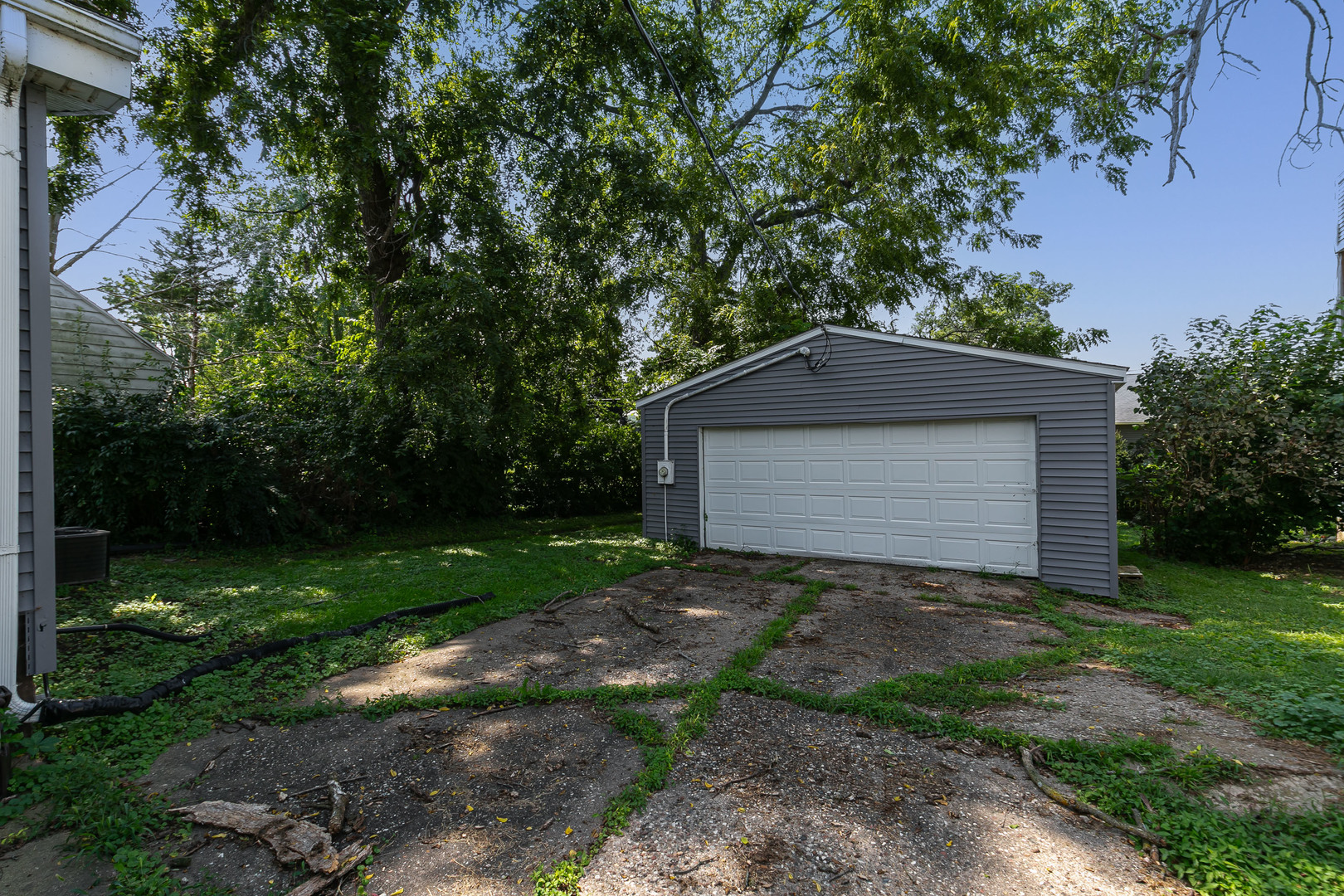 709 N High Street Property Photo 16
