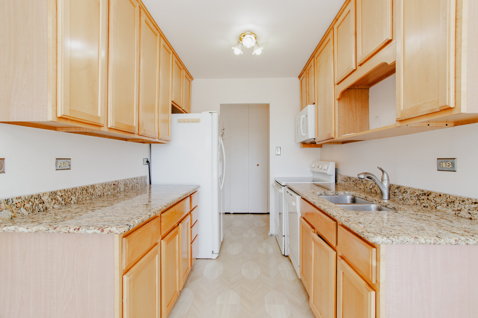 7033 N Kedzie Avenue 303 Property Photo 11