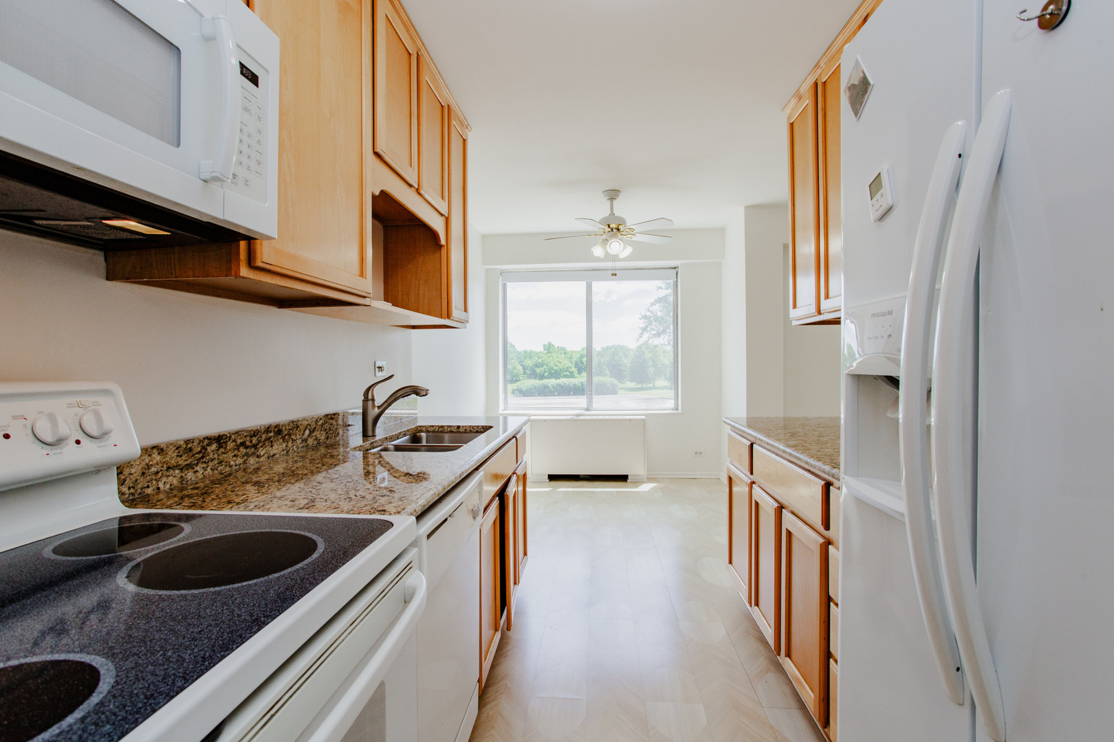 7033 N Kedzie Avenue 303 Property Photo 12