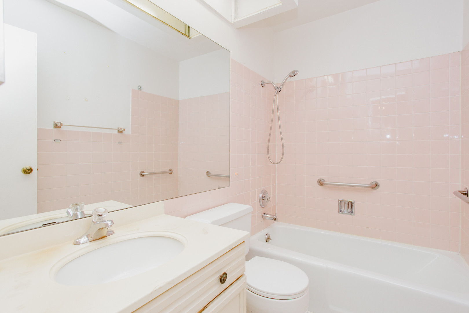 7033 N Kedzie Avenue 303 Property Photo 17
