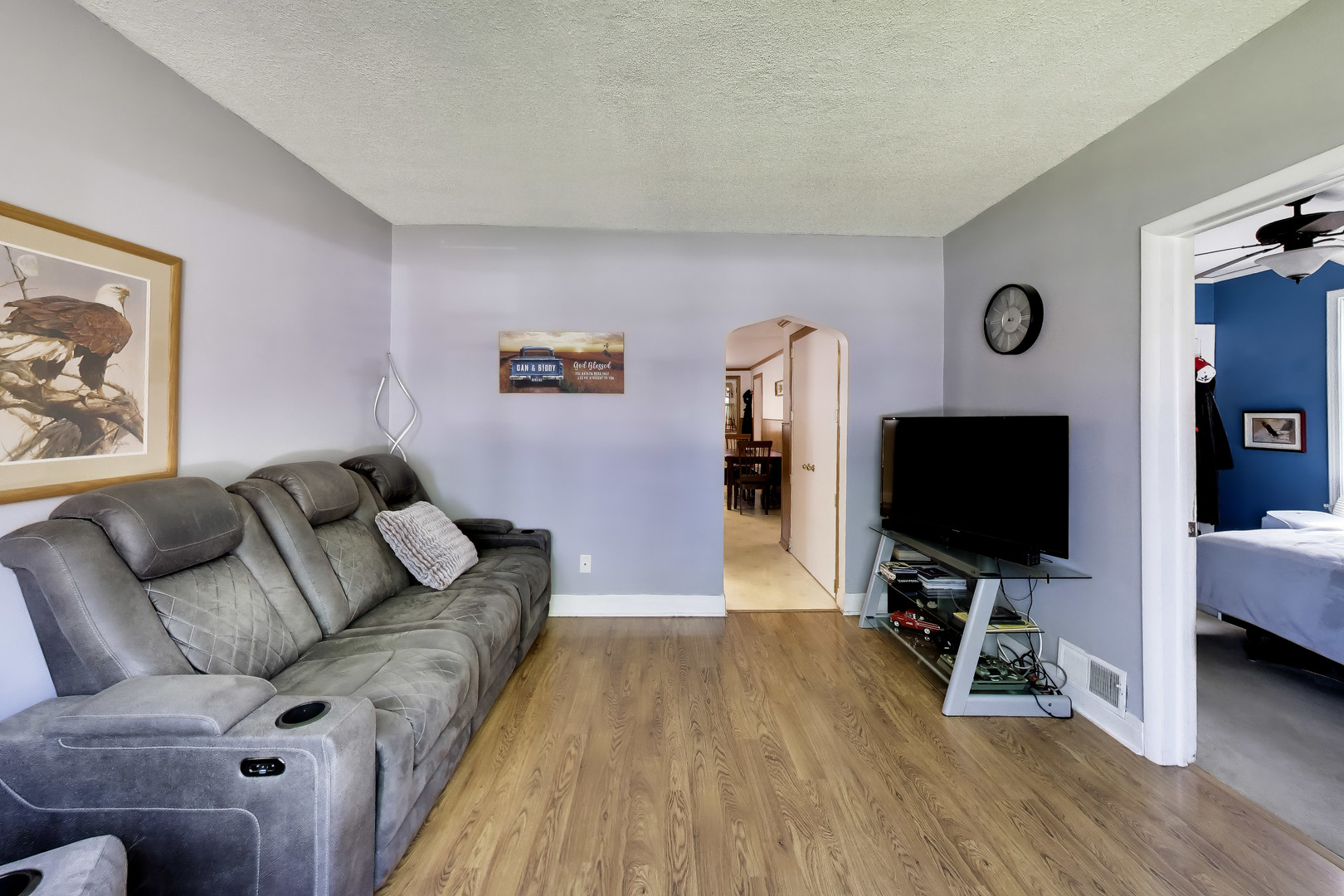 2713 N 75th Avenue Property Photo 5