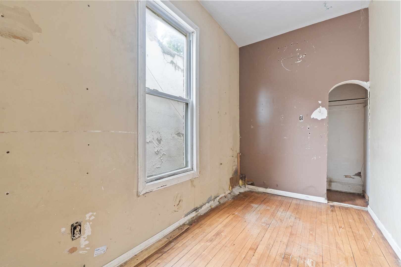 2706 S Trumbull Avenue Property Photo 8