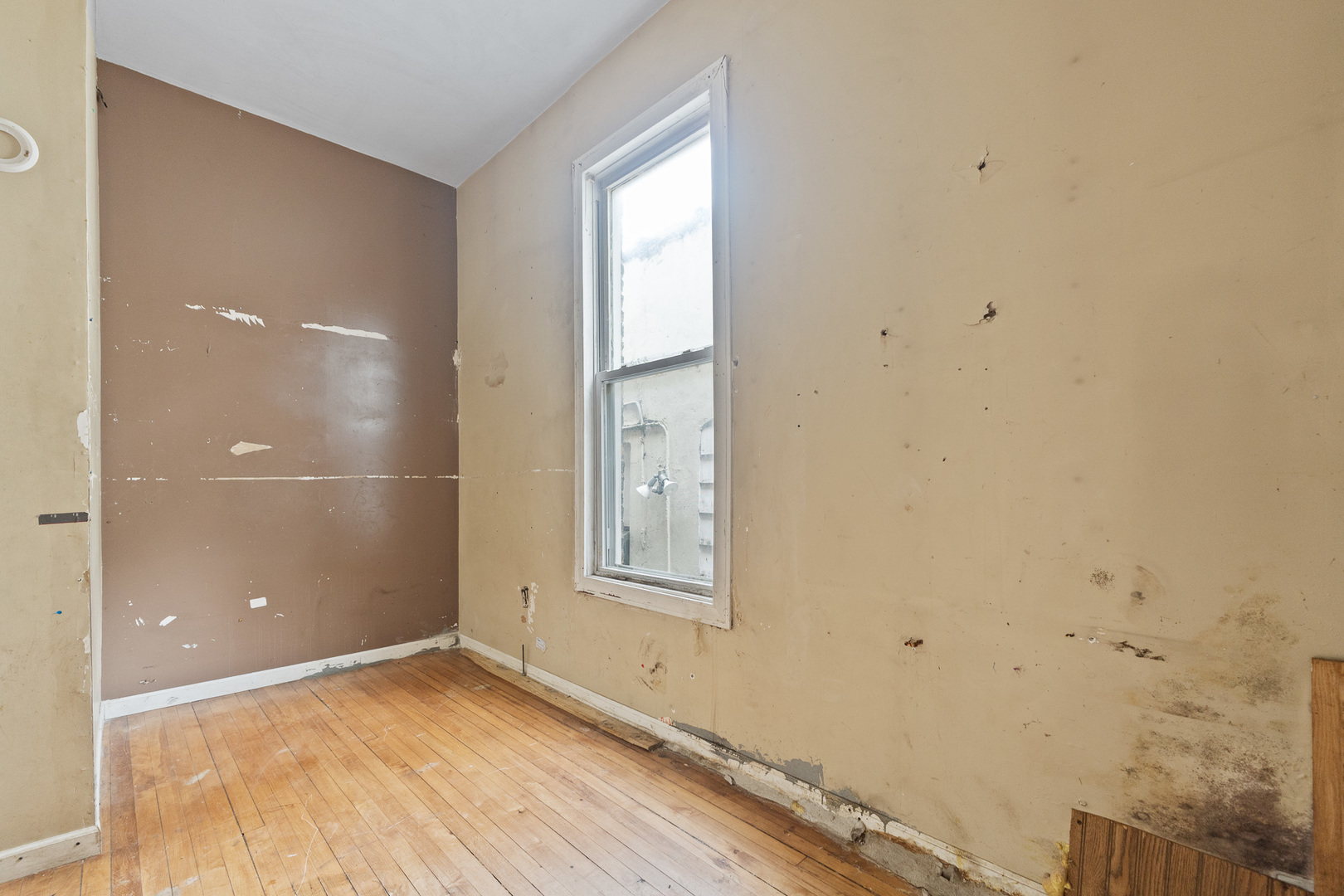 2706 S Trumbull Avenue Property Photo 9