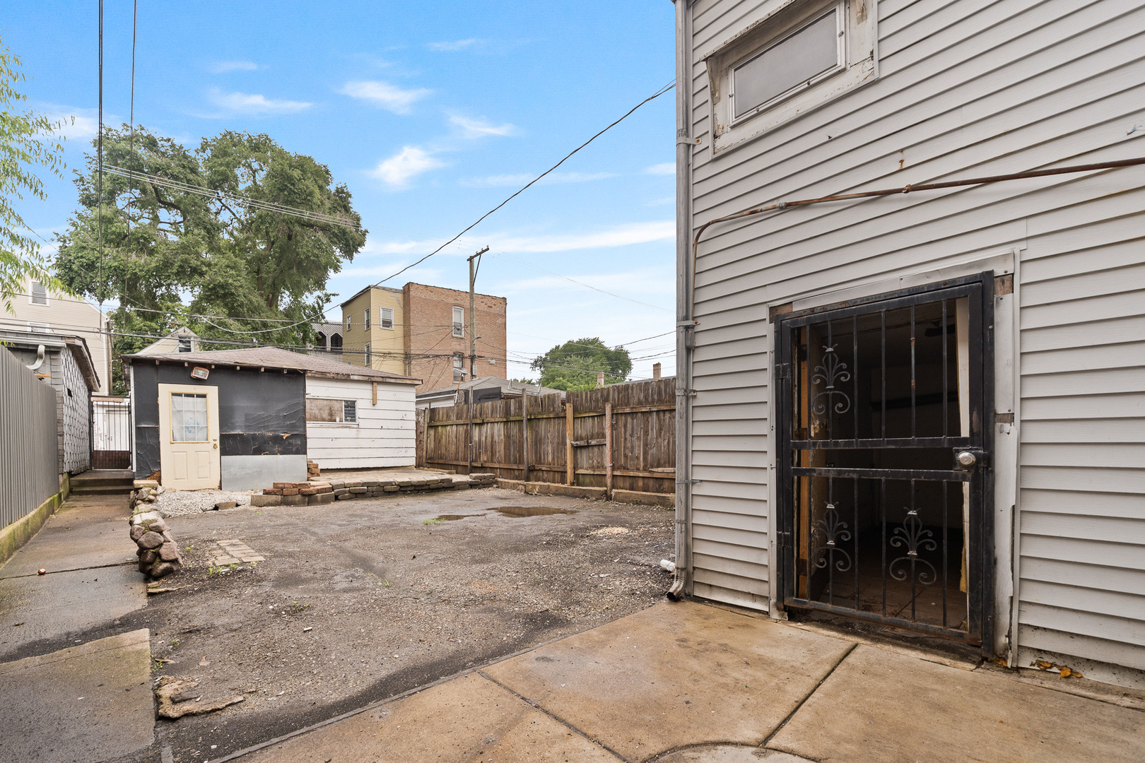 2706 S Trumbull Avenue Property Photo 24