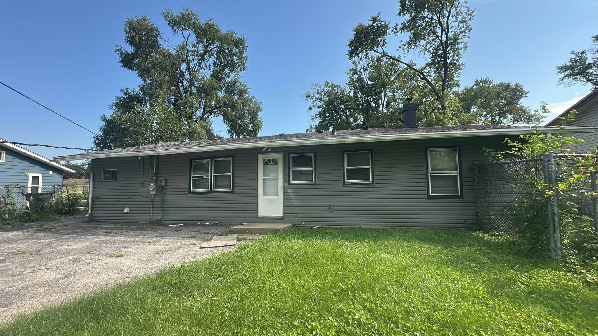 15404 Maple Lane Property Photo 3