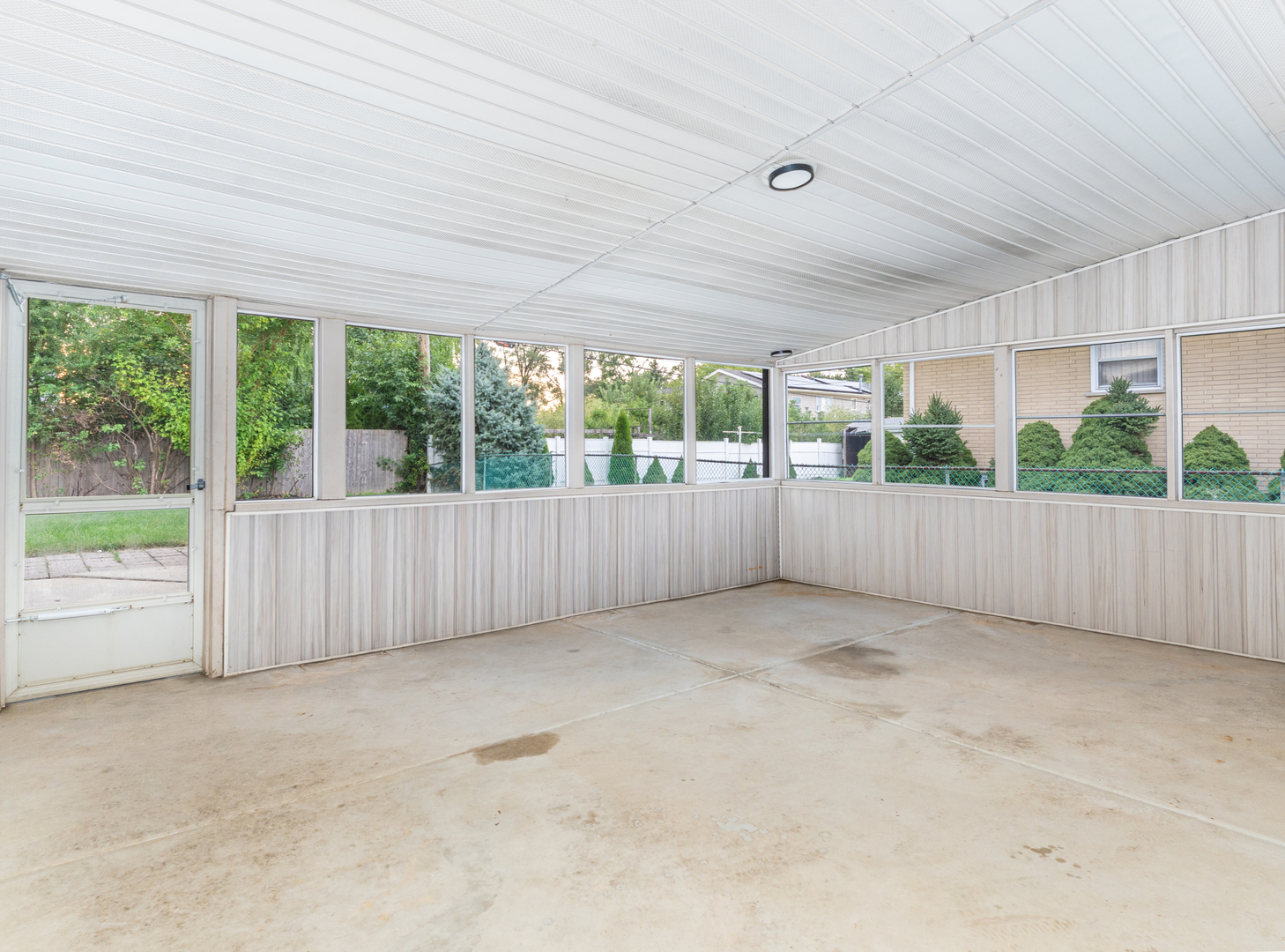 10458 S 81st Avenue Property Photo 26