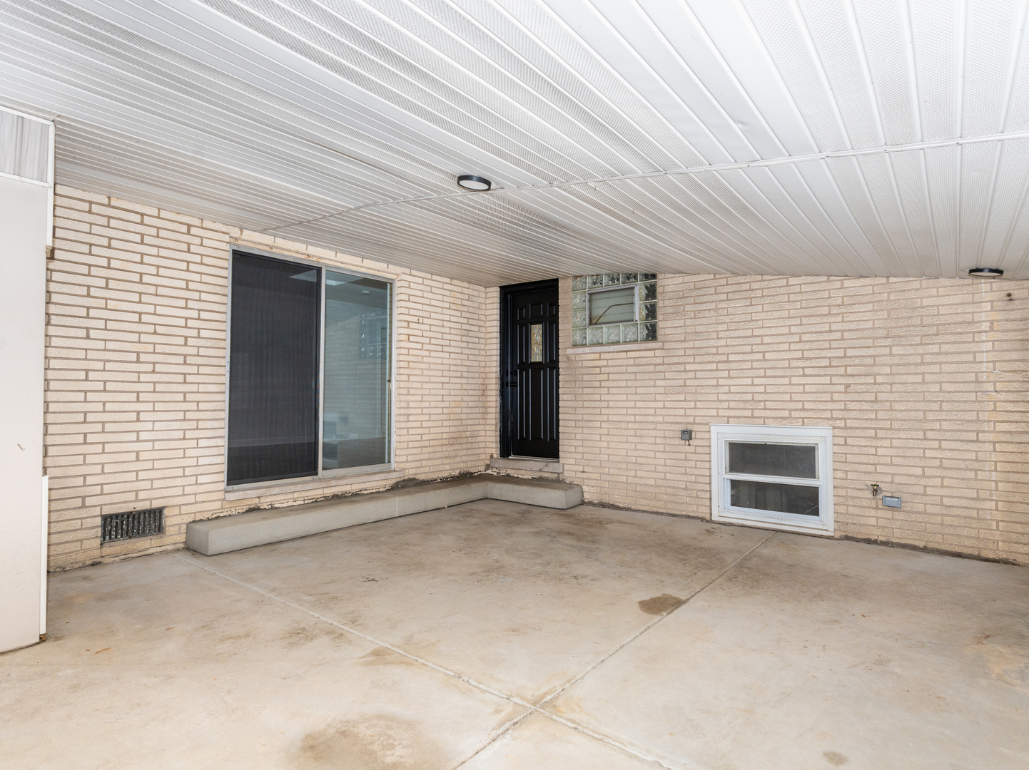 10458 S 81st Avenue Property Photo 27