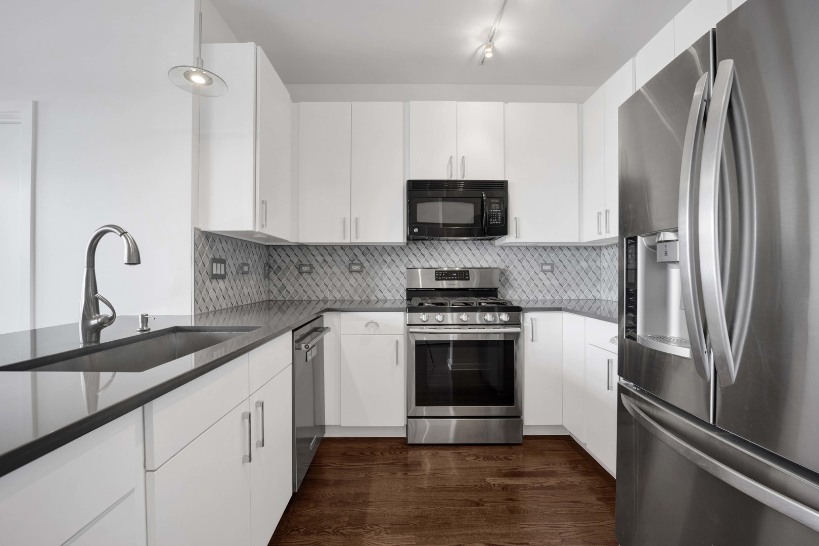 1111 W 15th Street 410 Property Photo 8