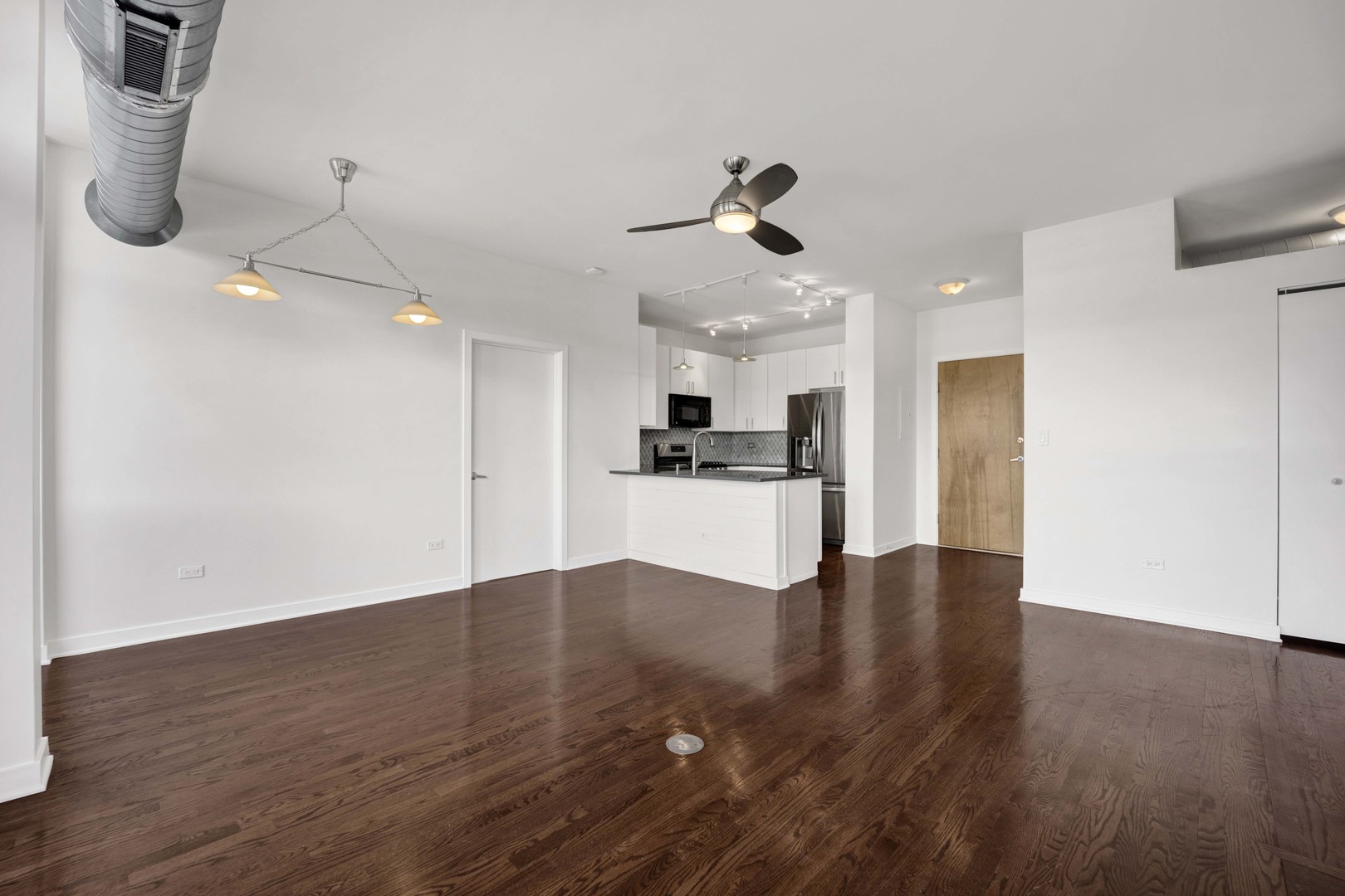1111 W 15th Street 410 Property Photo 10