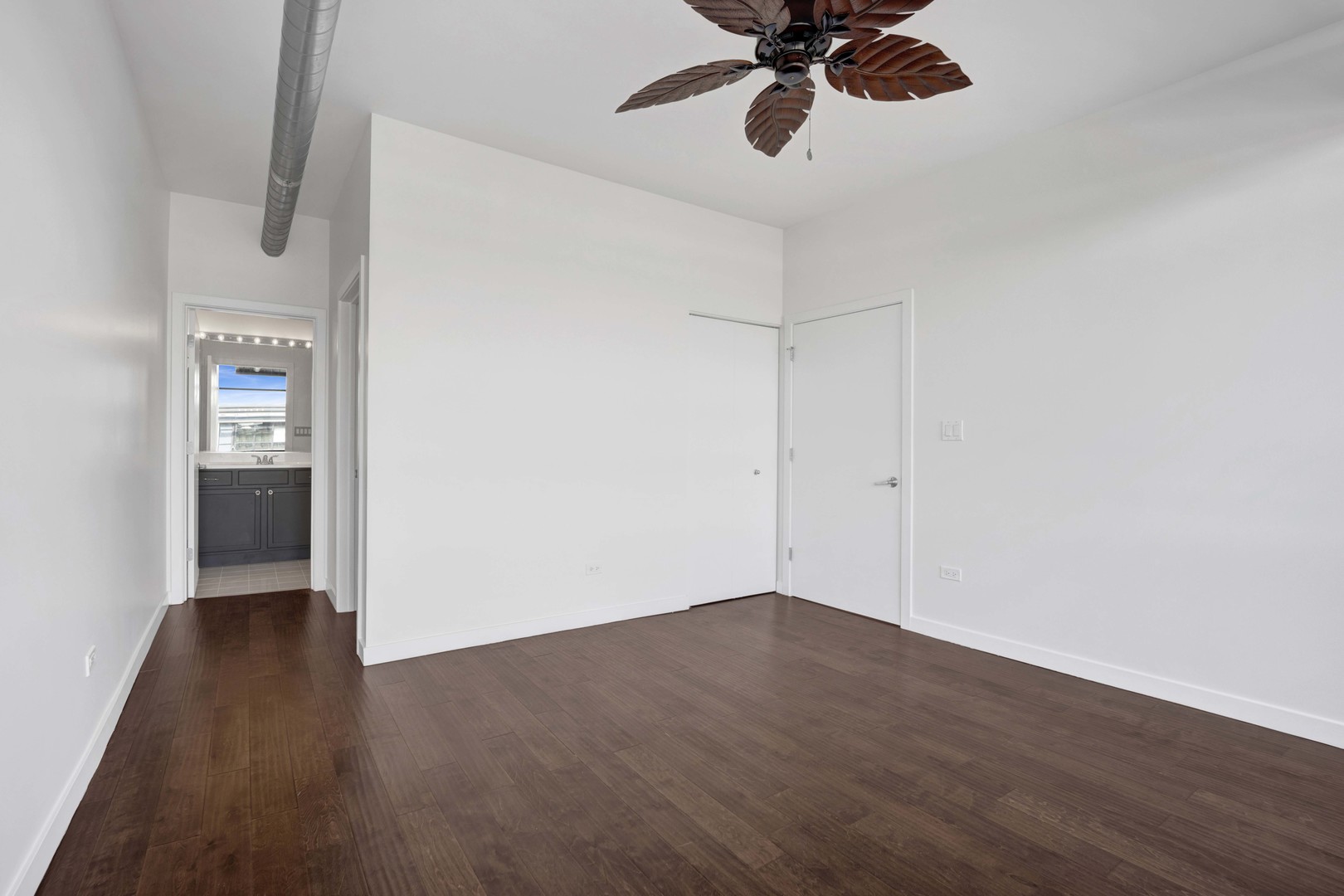 1111 W 15th Street 410 Property Photo 14