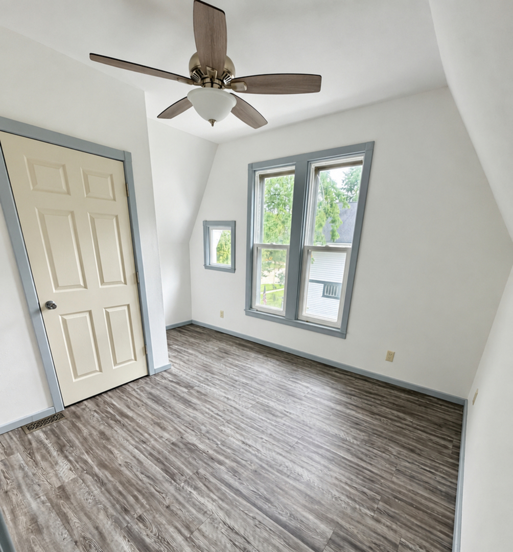 208 W Pells Street Property Photo 5