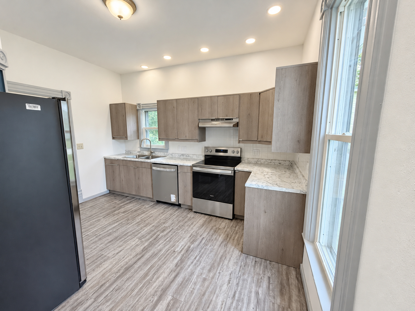 208 W Pells Street Property Photo 12