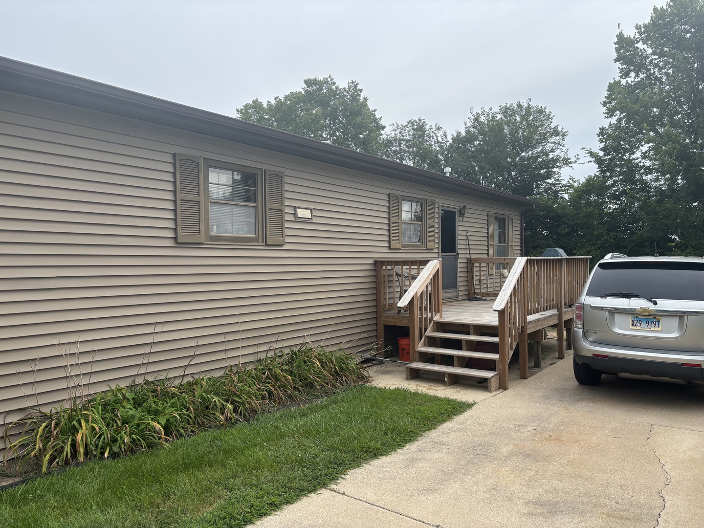 17 Cedar Lane Property Photo 2