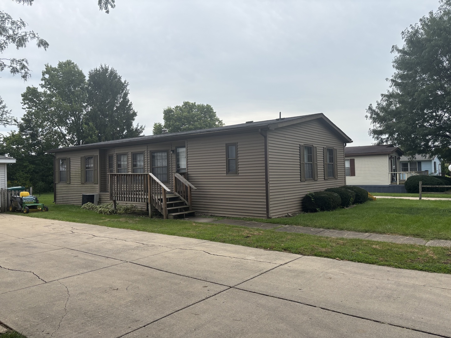 17 Cedar Lane Property Photo 3