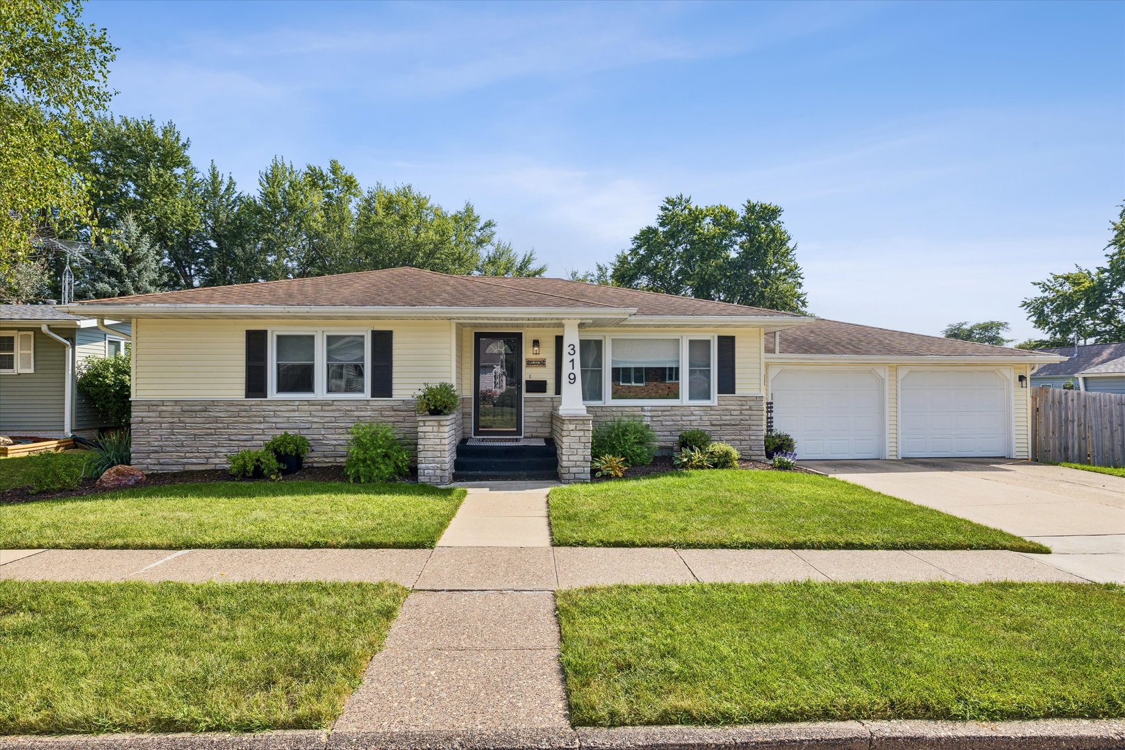 319 4th Street Property Photo 1