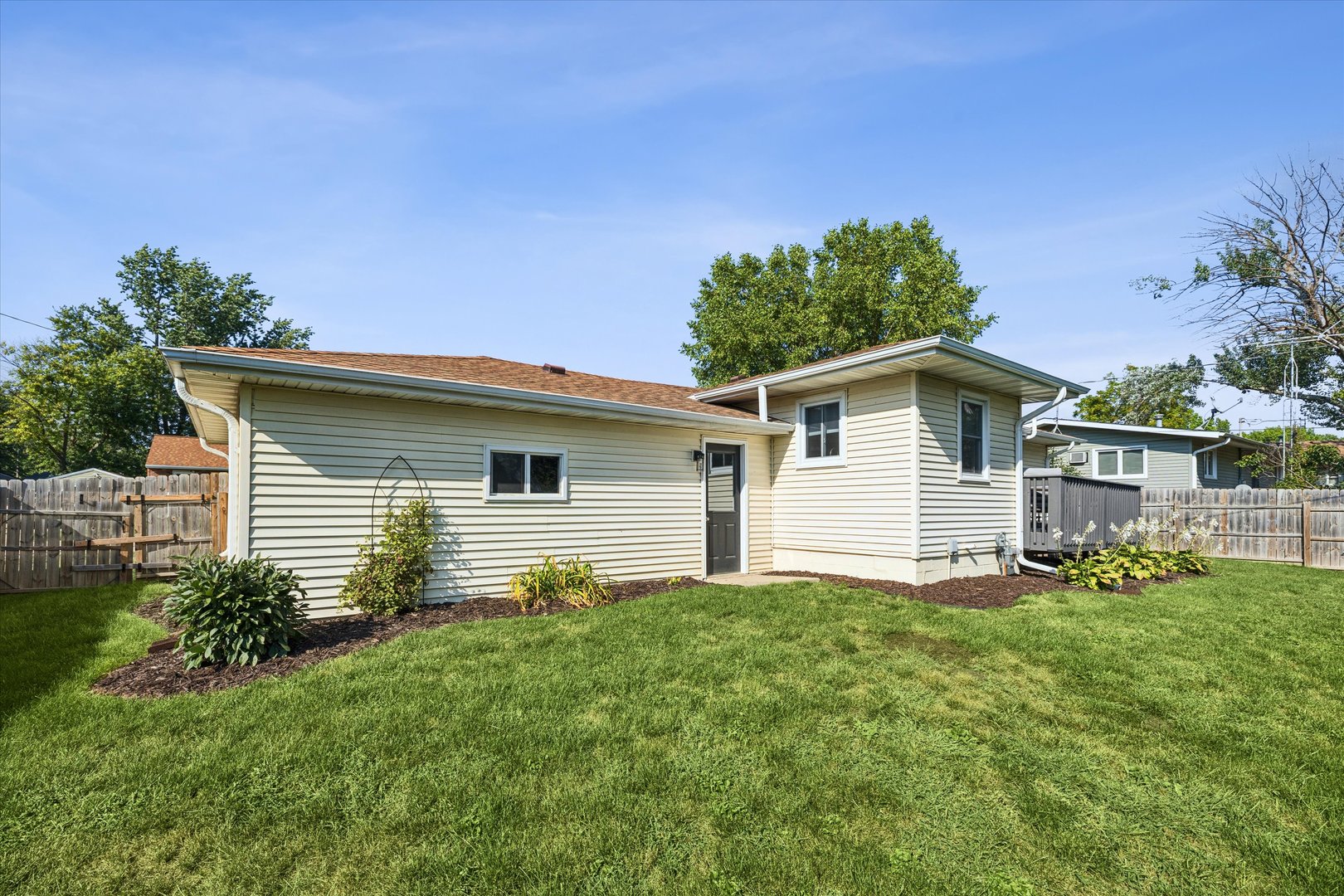 319 4th Street Property Photo 3