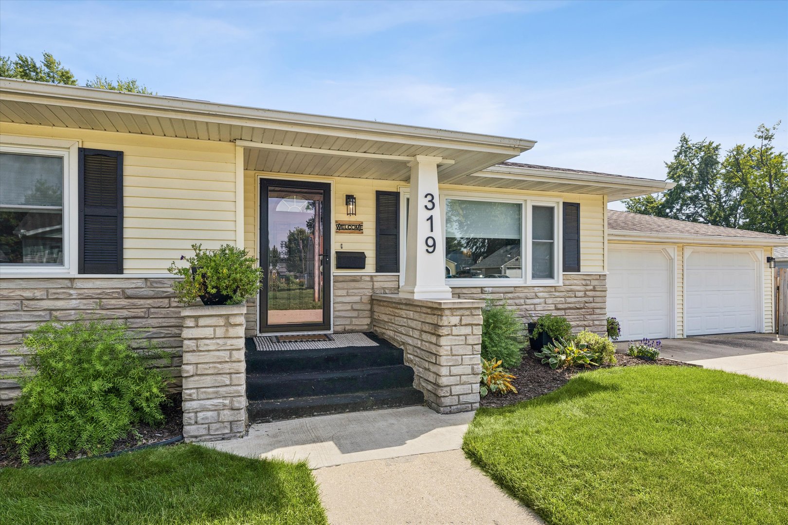 319 4th Street Property Photo 4