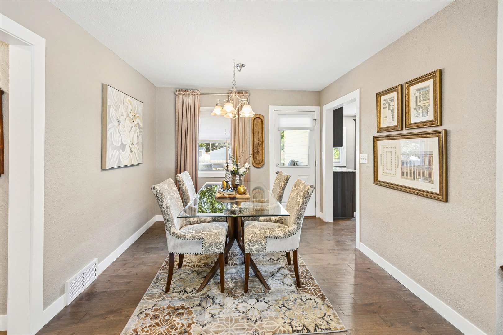 319 4th Street Property Photo 11
