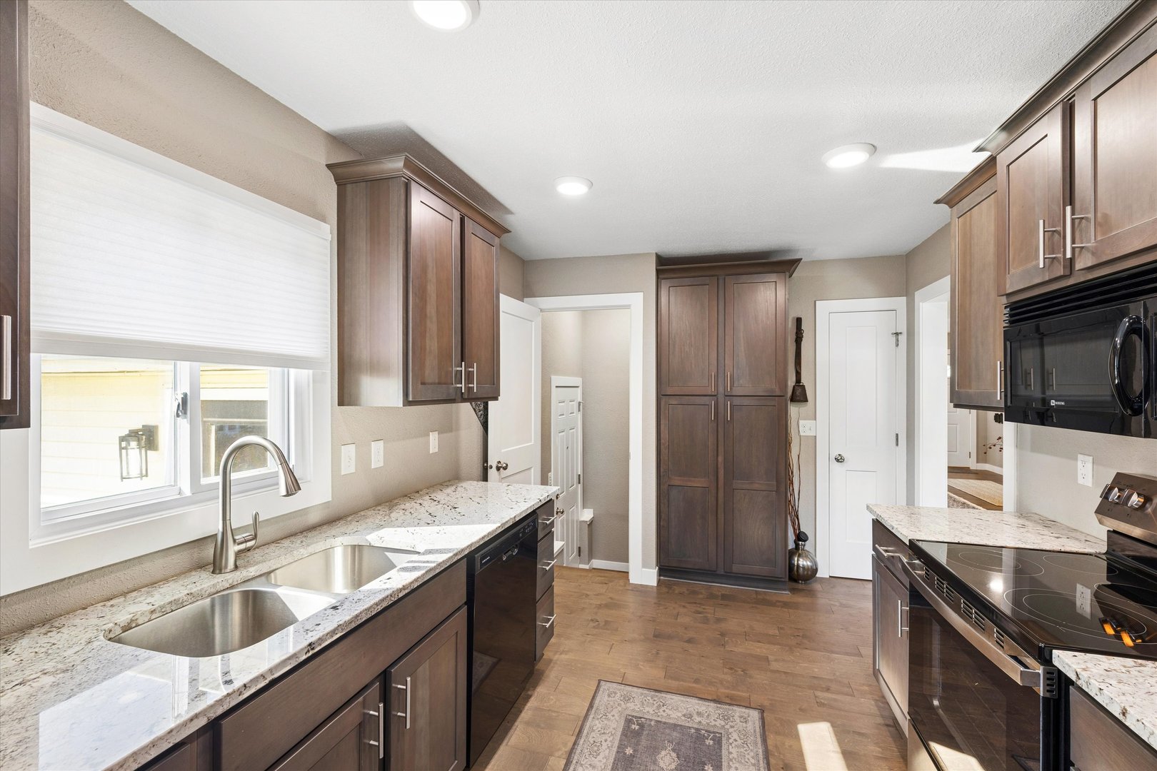 319 4th Street Property Photo 18