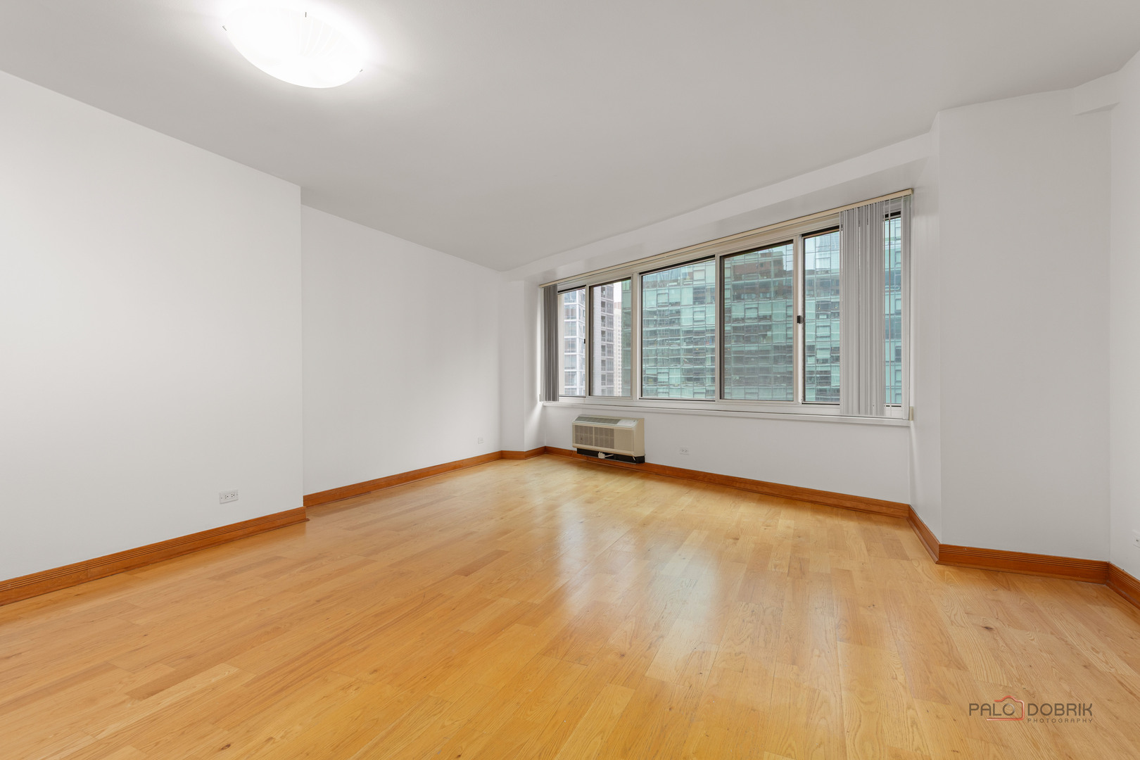 211 E Ohio Street 2015 Property Photo 7