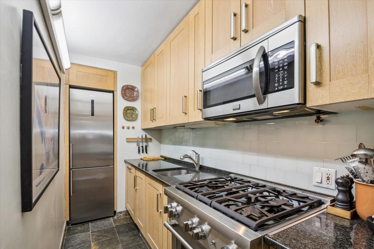 5555 N Sheridan Road 1215a Property Photo 10