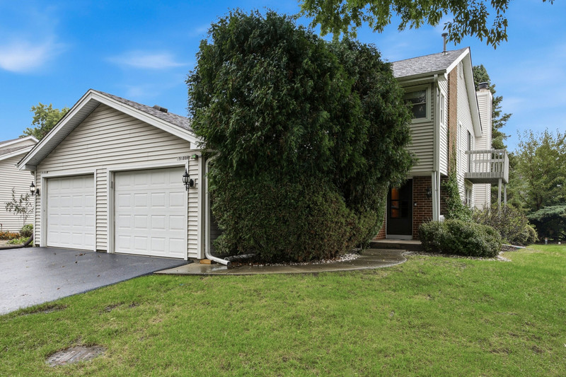 5s039 Pebble Beach Court Property Photo 1