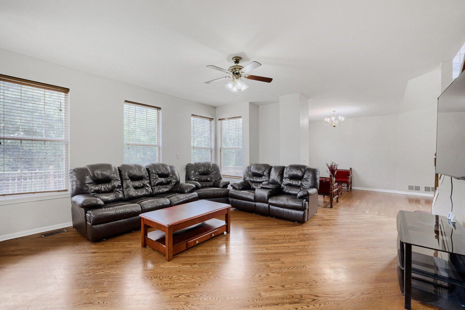 16 Clover Circle Property Photo 9