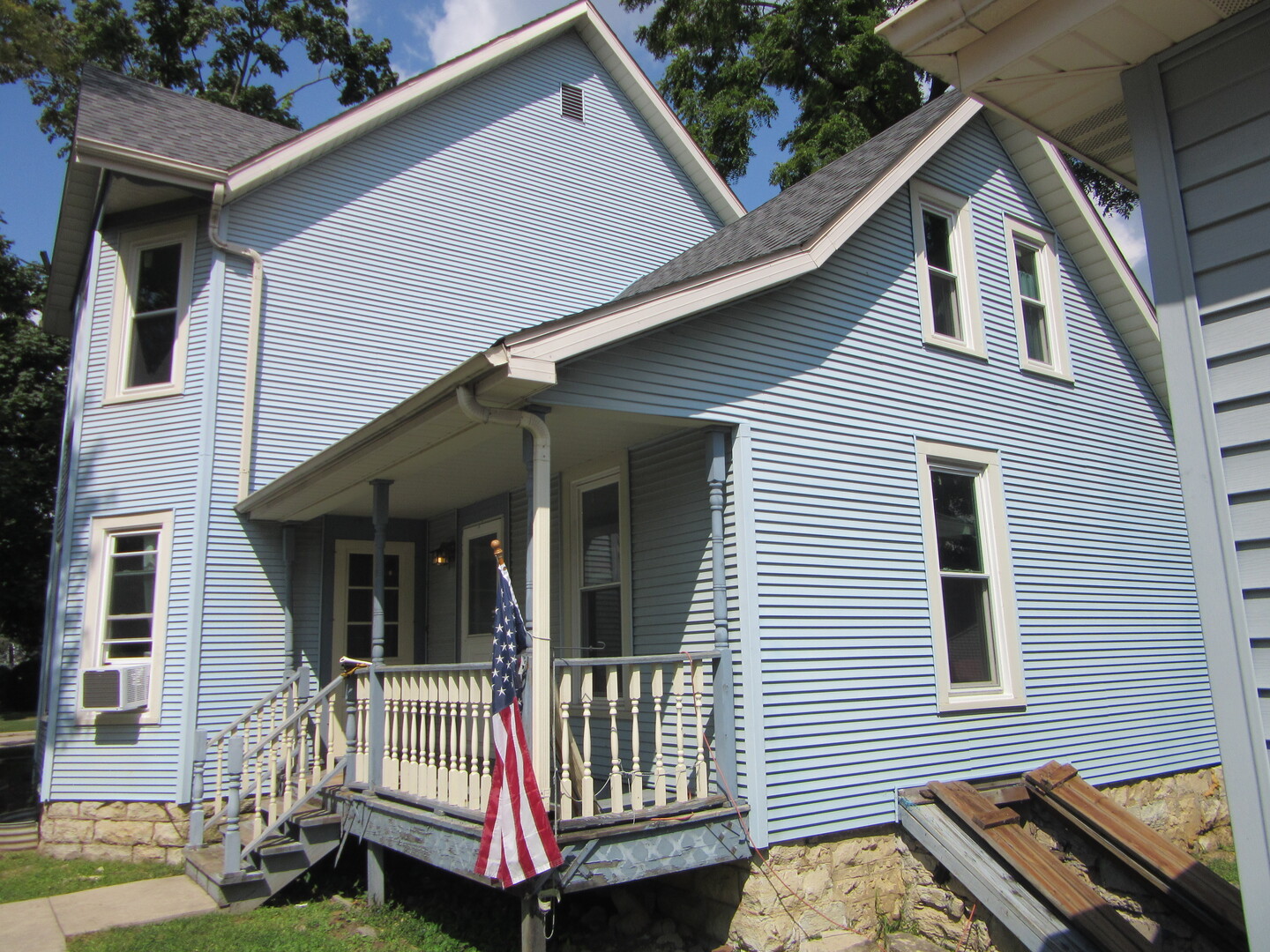 910 Oneida Street Property Photo 3