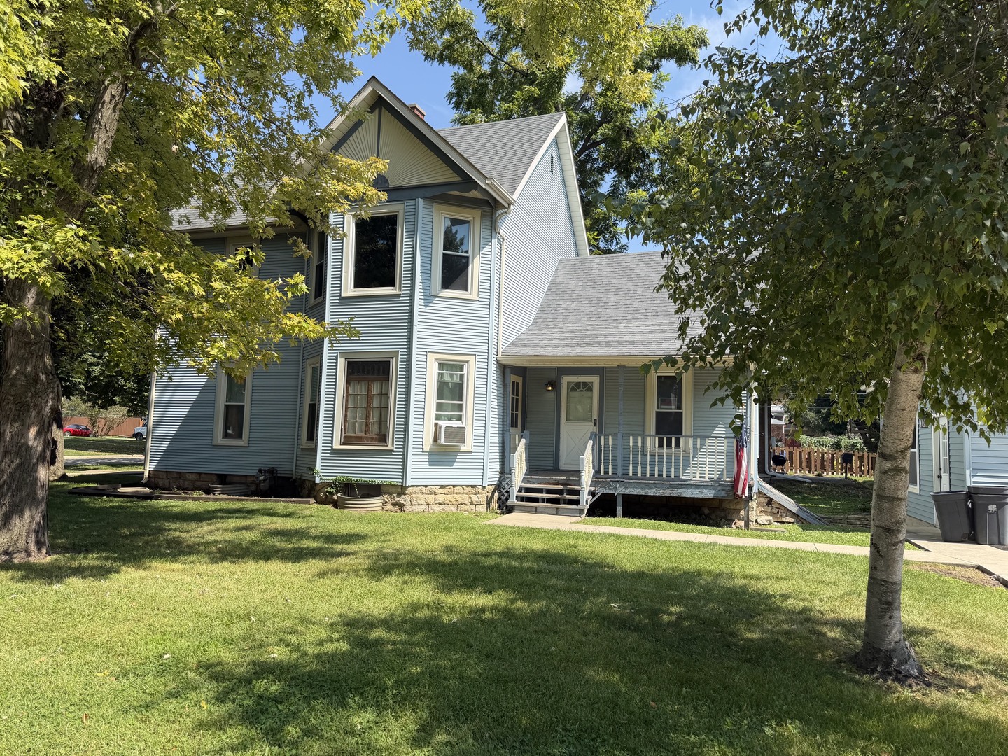 910 Oneida Street Property Photo 4