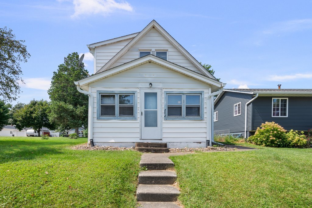 2421 34th Street Property Photo 1