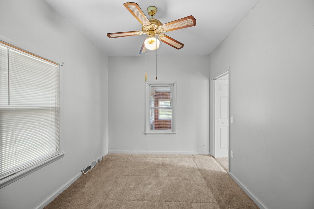 2421 34th Street Property Photo 6
