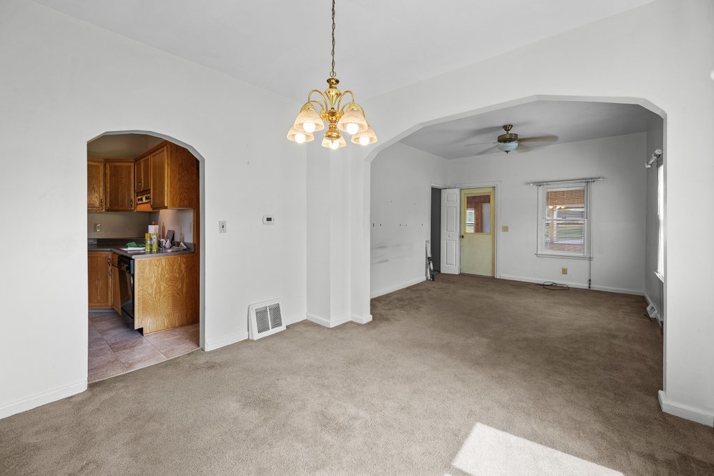 2421 34th Street Property Photo 8