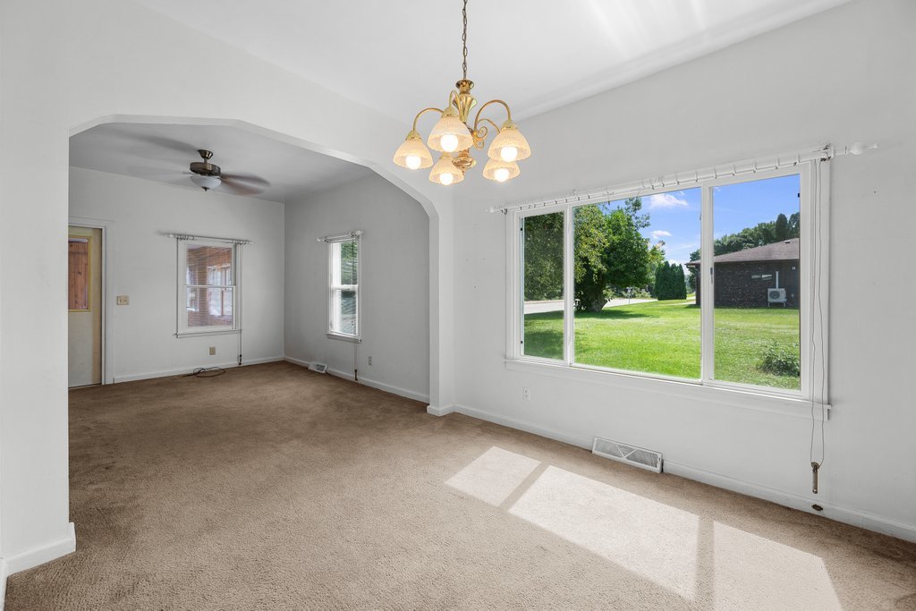 2421 34th Street Property Photo 9