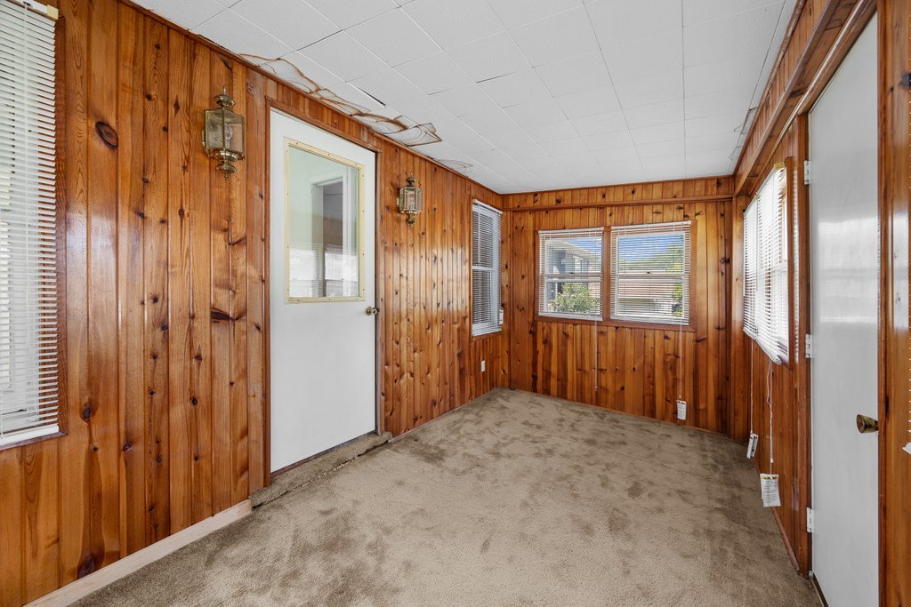 2421 34th Street Property Photo 13