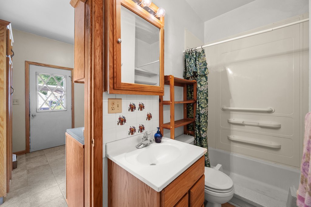 2421 34th Street Property Photo 14