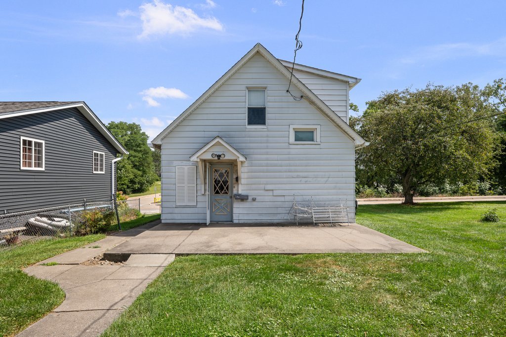 2421 34th Street Property Photo 24