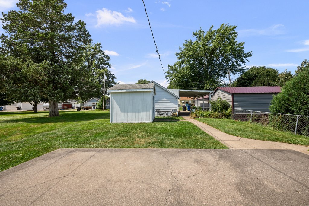 2421 34th Street Property Photo 28