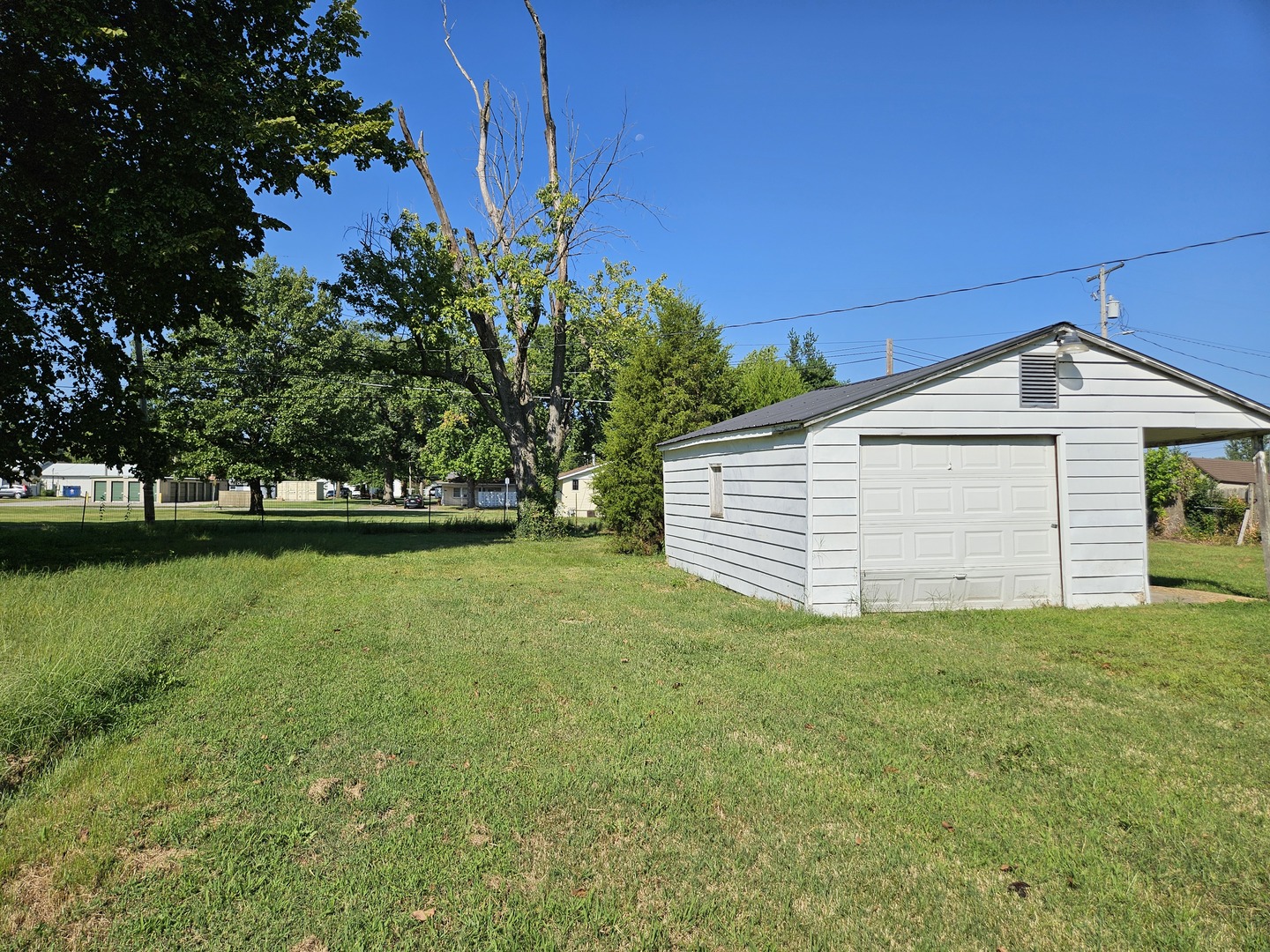 211 N Seba Street Property Photo 7