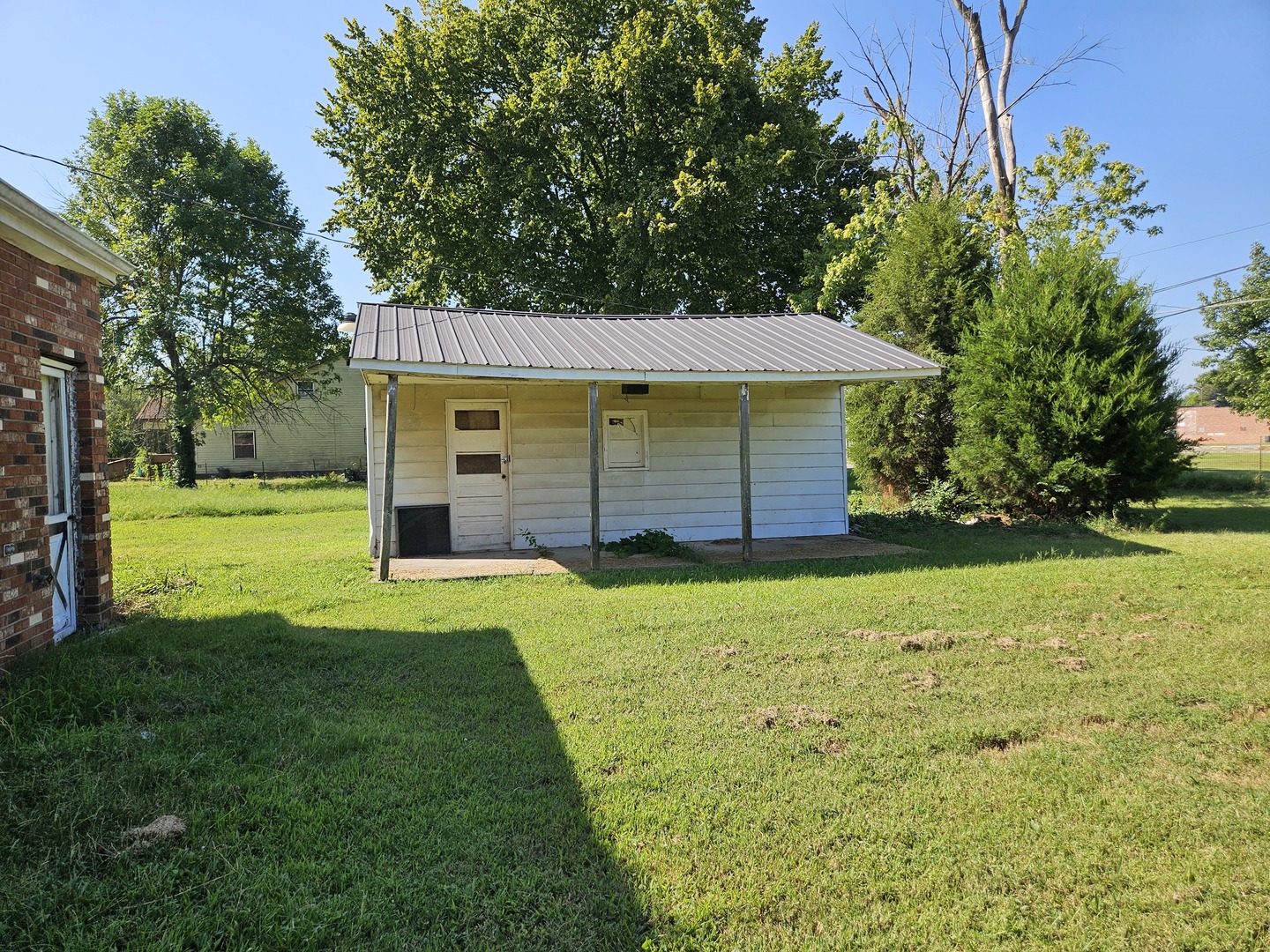 211 N Seba Street Property Photo 8