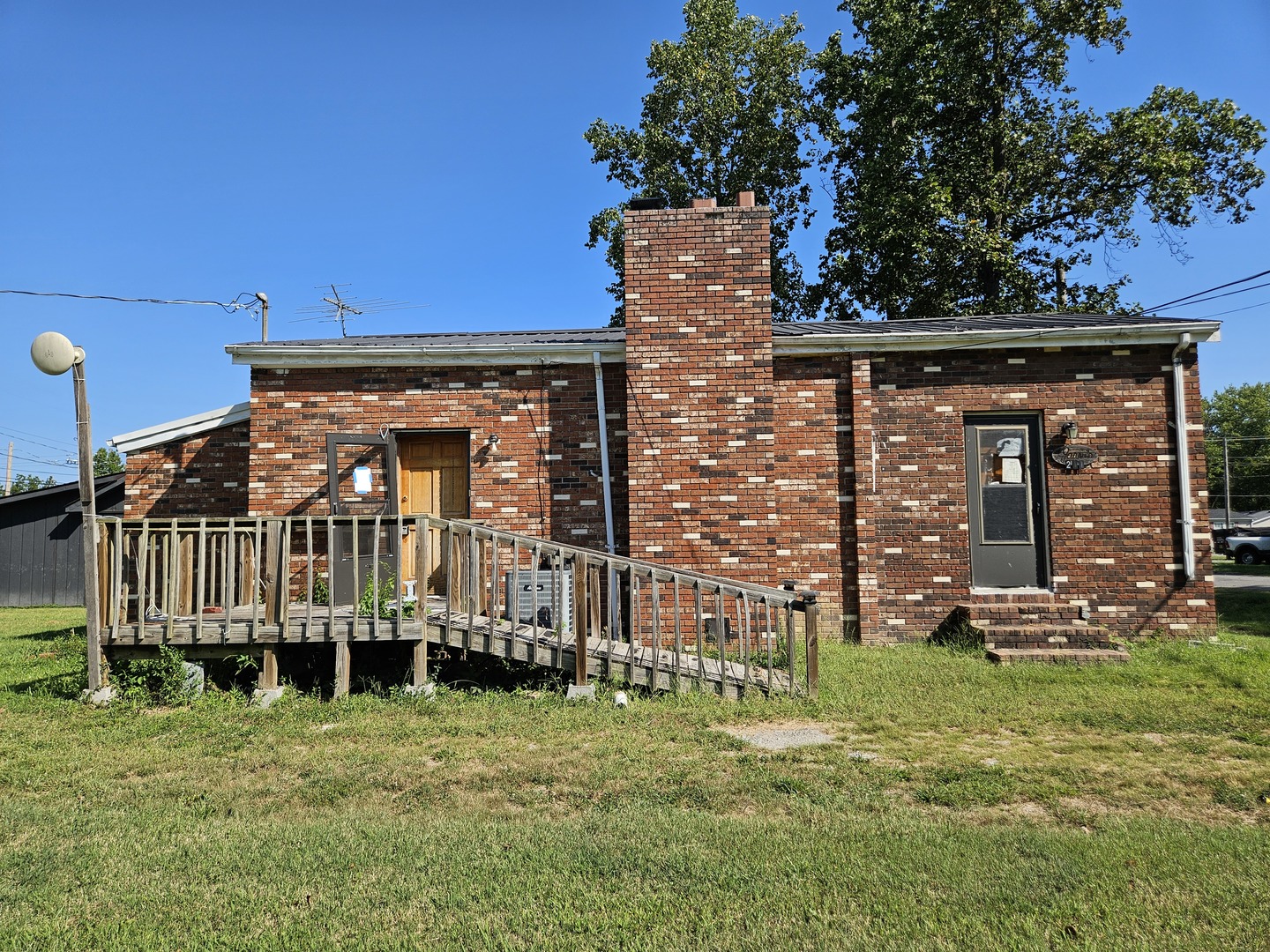 211 N Seba Street Property Photo 9