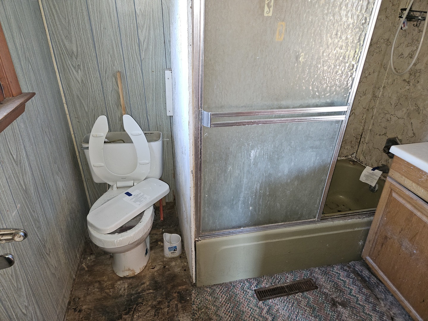 211 N Seba Street Property Photo 14