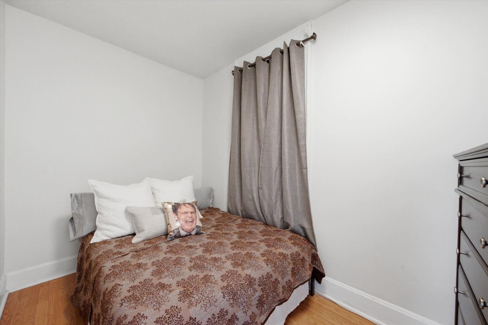 1433 W Superior Street Property Photo 10